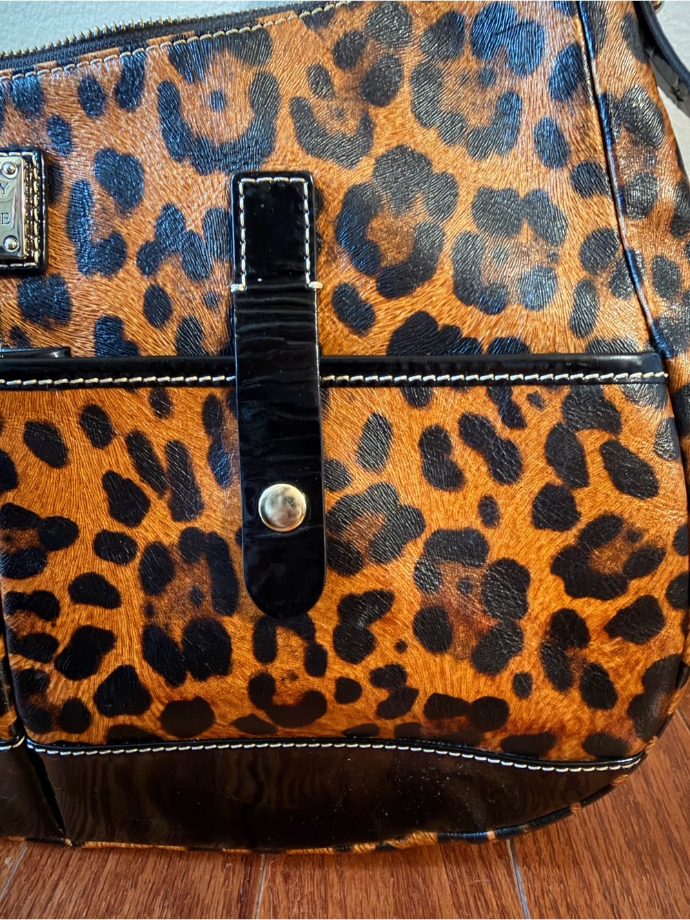 Dooney & Bourke Medium Safari Hobo Bag in Leopard Print - Picture 4 of 13